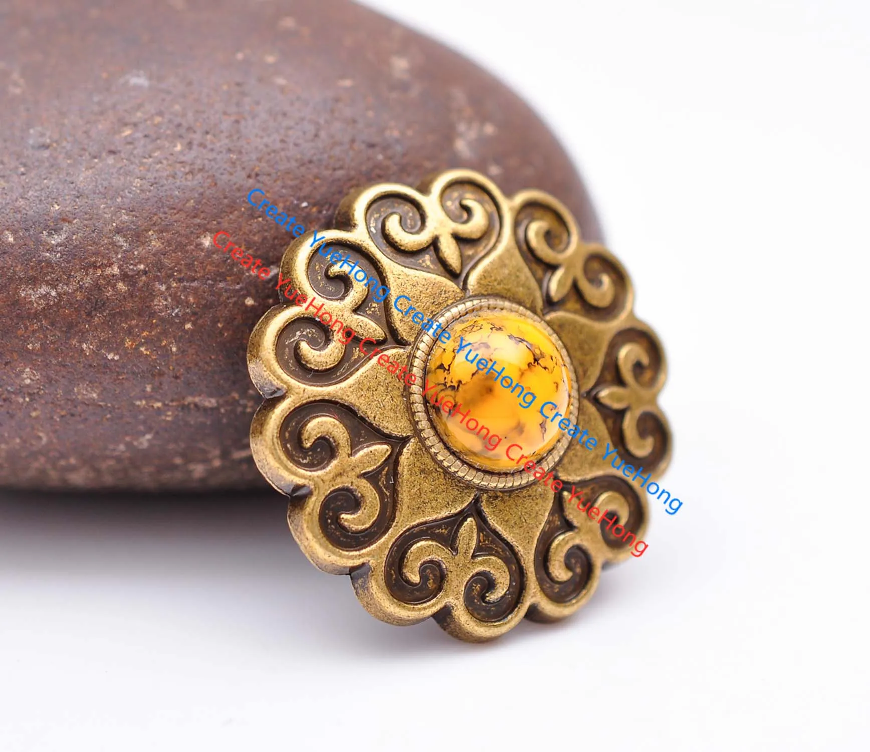 10X 30MM Antique Brass Western Biker Celtic Flower Carved Stone Beads Leathercraft Belt Saddle Concho 
10X 30MM Antique Brass Western Biker Celtic Flower Carved Stone Beads Leathercraft Belt Saddle Concho