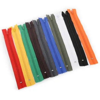 Popular 10pcs / lot 20cm practical economic polychrome nylon thread zipper sewing clothing sewing manual DIY material accessory 
Popular 10pcs / lot 20cm practical economic polychrome nylon thread zipper sewing clothing sewing manual DIY material accessory