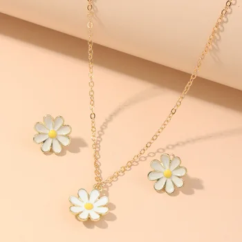 Lexie Diary 2020 New Arrival Fashion Sweet Cute Flower Daisy Necklace Earrings Set for Women Accessories Jewelry 
Lexie Diary 2020 New Arrival Fashion Sweet Cute Flower Daisy Necklace Earrings Set for Women Accessories Jewelry