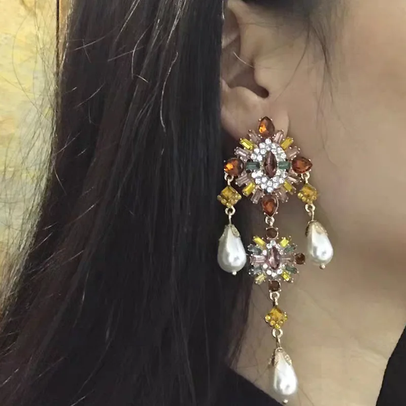 Multi Layer Alloy Rhinestone Flower Earrings Gold Colorful Elegant Pearl Earrings Women Long Pendant Jewelry ET1440
Multi Layer Alloy Rhinestone Flower Earrings Gold Colorful Elegant Pearl Earrings Women Long Pendant Jewelry ET1440