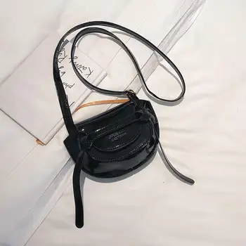 PU Leather Saddle Crossbody Bags For Women 2020 Spring Small Totes Purse Handbag Solid Color Ladies Chain Designer Evening Bags
PU Leather Saddle Crossbody Bags For Women 2020 Spring Small Totes Purse Handbag Solid Color Ladies Chain Designer Evening Bags
