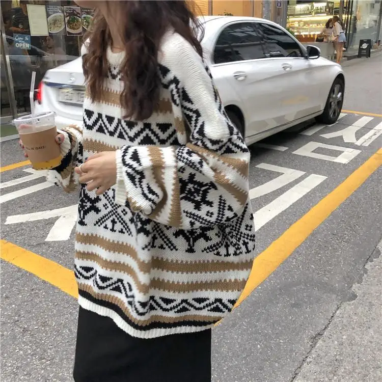 Autumn and Winter New Korean Pullover Striped Sweater Female Student Retro Lazy Style round Neck Long Sleeve Versatile Knitwear
Autumn and Winter New Korean Pullover Striped Sweater Female Student Retro Lazy Style round Neck Long Sleeve Versatile Knitwear
