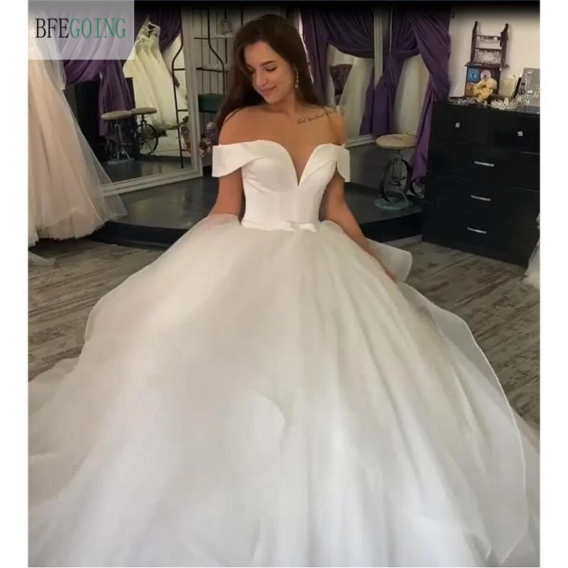 

White Organza Tulle V-Neck Off The Shoulder Floor-Length Ball Gown Wedding Dress Chapel Train Custom Made