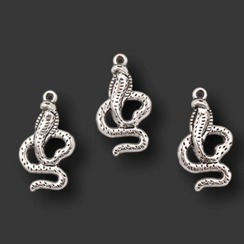 WKOUD 8pcs Silver Plated Glasses King Snake Charm Alloy Pendants Vintage Necklace Bracelet DIY Metal Jewelry Findings A1487
WKOUD 8pcs Silver Plated Glasses King Snake Charm Alloy Pendants Vintage Necklace Bracelet DIY Metal Jewelry Findings A1487