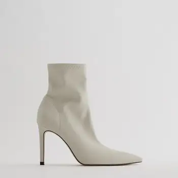 Women's shoes Martin boots 2020 Winter New women's shoes beige stretch boots high heel pointed toe boots thin heel
Women's shoes Martin boots 2020 Winter New women's shoes beige stretch boots high heel pointed toe boots thin heel