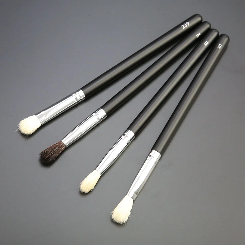 4 pcs/Set Makeup Brushes Goat Hair Eyeshadow Brushes Professional Makeup Tools 4 Models 217/222/224/239 Eye Socket Brushes
4 pcs/Set Makeup Brushes Goat Hair Eyeshadow Brushes Professional Makeup Tools 4 Models 217/222/224/239 Eye Socket Brushes