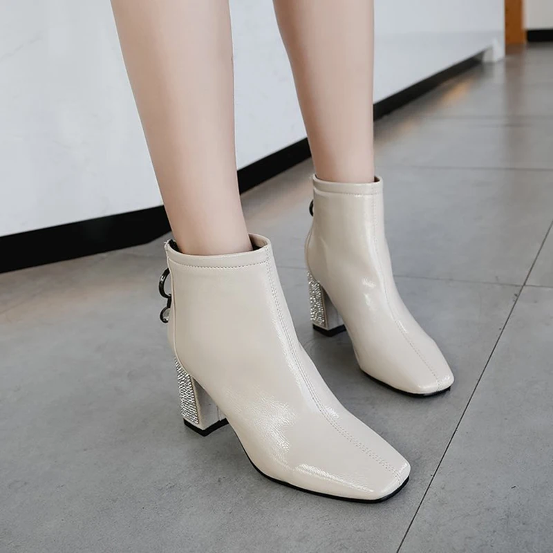 Japanned leather ankle boots square toe back zipper chelsea botas crystal thick heel botines metal buckle winter female booties
Japanned leather ankle boots square toe back zipper chelsea botas crystal thick heel botines metal buckle winter female booties