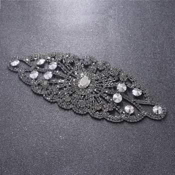 2pcs/lot sew on dresses grey rhinestones appliques sewing patches for clothings decorations DIY glass strass hematite plating
2pcs/lot sew on dresses grey rhinestones appliques sewing patches for clothings decorations DIY glass strass hematite plating