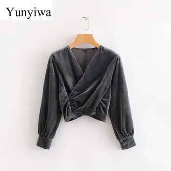2020 Women's V-Neck Velvet Be Careful of Pocket Crease Shirt Womens Blouse Vintage Party Shirts Tops Clothing Blusas Mujer
2020 Women's V-Neck Velvet Be Careful of Pocket Crease Shirt Womens Blouse Vintage Party Shirts Tops Clothing Blusas Mujer