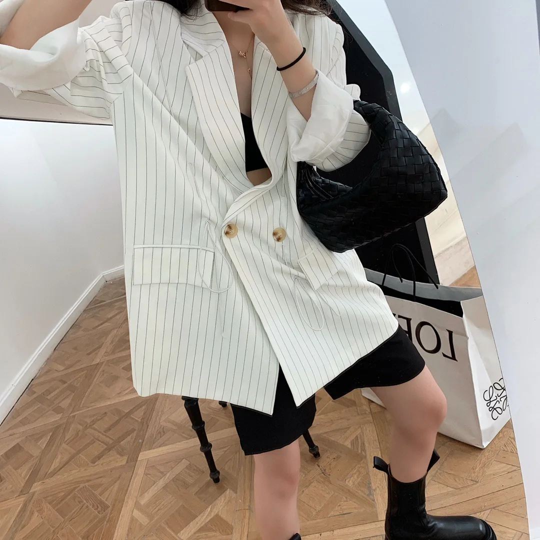 Design pleated small suit jacket 2020 new stripe draw rope oversize large suit coat women thin
Design pleated small suit jacket 2020 new stripe draw rope oversize large suit coat women thin