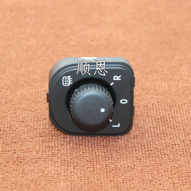 For Passat b7L CC Jette tiguan Golf 6 MK6 Reversing mirror switch Mirror knob switch With heating 5ND 959 565
For Passat b7L CC Jette tiguan Golf 6 MK6 Reversing mirror switch Mirror knob switch With heating 5ND 959 565