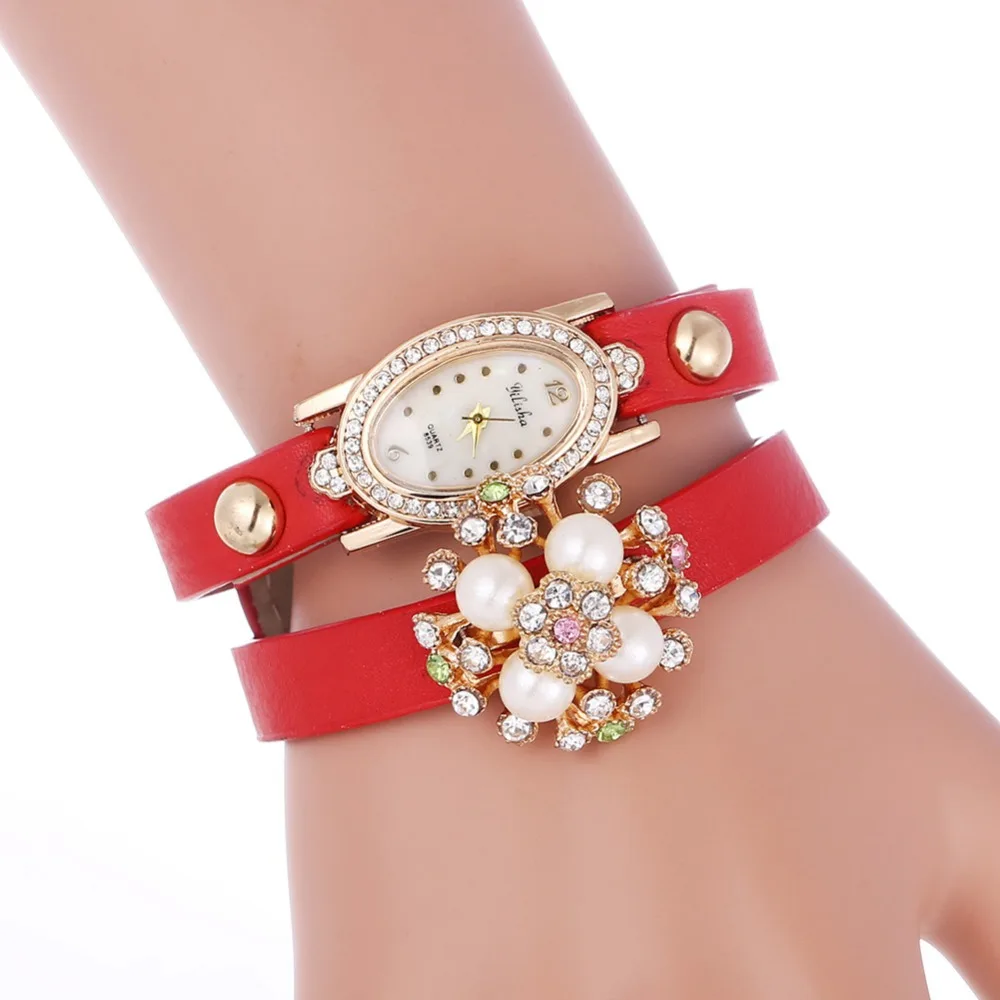 2020 New Listing Fashion Women Crystal Rhinestone Watch Leather Bracelet Watch Fashion Women Quartz Watch Luxury Accessories 
2020 New Listing Fashion Women Crystal Rhinestone Watch Leather Bracelet Watch Fashion Women Quartz Watch Luxury Accessories