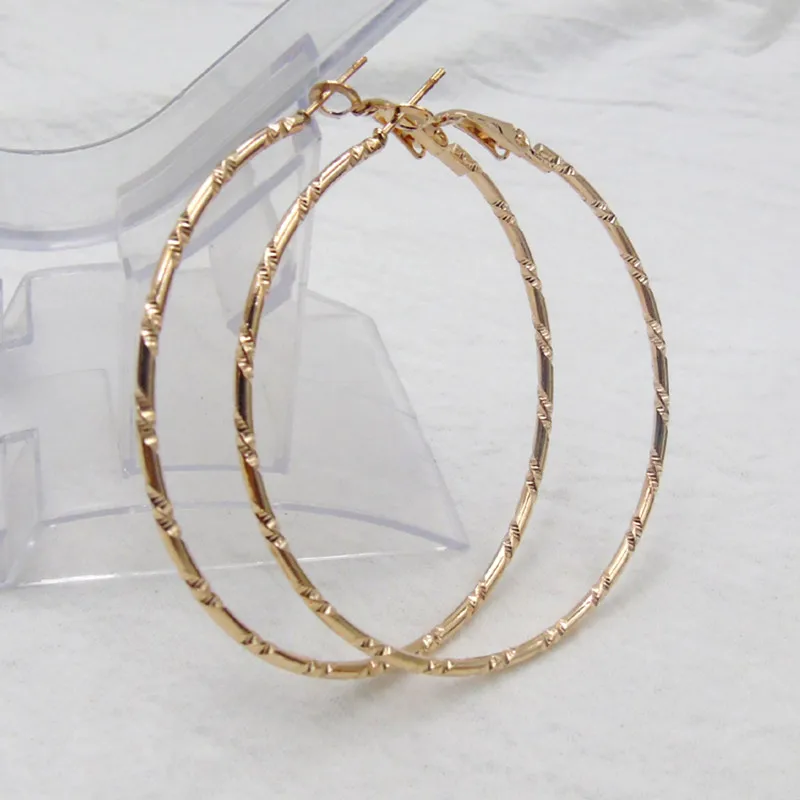 50mm 60mm 70mm Simple Large Circle Round Big Hoop Earring for Women Fashion Jewelry Gold Color Exaggerated Great Aros Brincos
50mm 60mm 70mm Simple Large Circle Round Big Hoop Earring for Women Fashion Jewelry Gold Color Exaggerated Great Aros Brincos