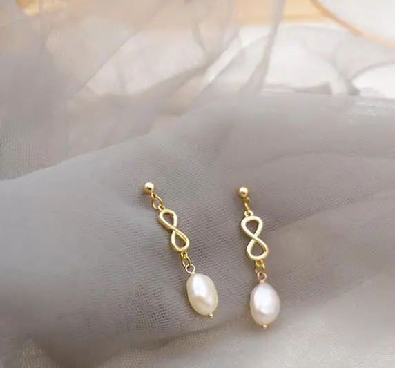 

New Arrival Favorite Pearl Earrings Handmade White Baroque Genuine Freshwater Pearls Gold Ball Stud Earring Charming Women Gift