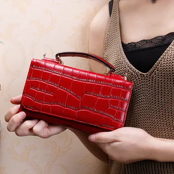 Wallet handbags Korean version of the new ladies wallet stone pattern clutch bag chain shoulder messenger female wallet
Wallet handbags Korean version of the new ladies wallet stone pattern clutch bag chain shoulder messenger female wallet