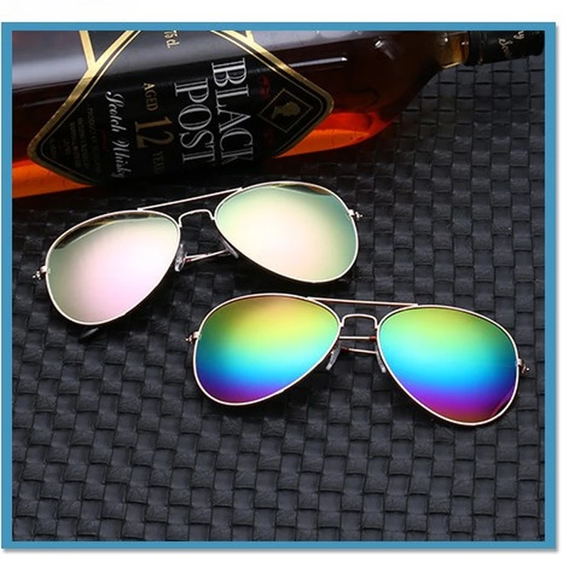 new classic pilot sunglasses men 2020 high quality retro metal sun glasses women aviation shades mirror unisex gafas de sol 
new classic pilot sunglasses men 2020 high quality retro metal sun glasses women aviation shades mirror unisex gafas de sol