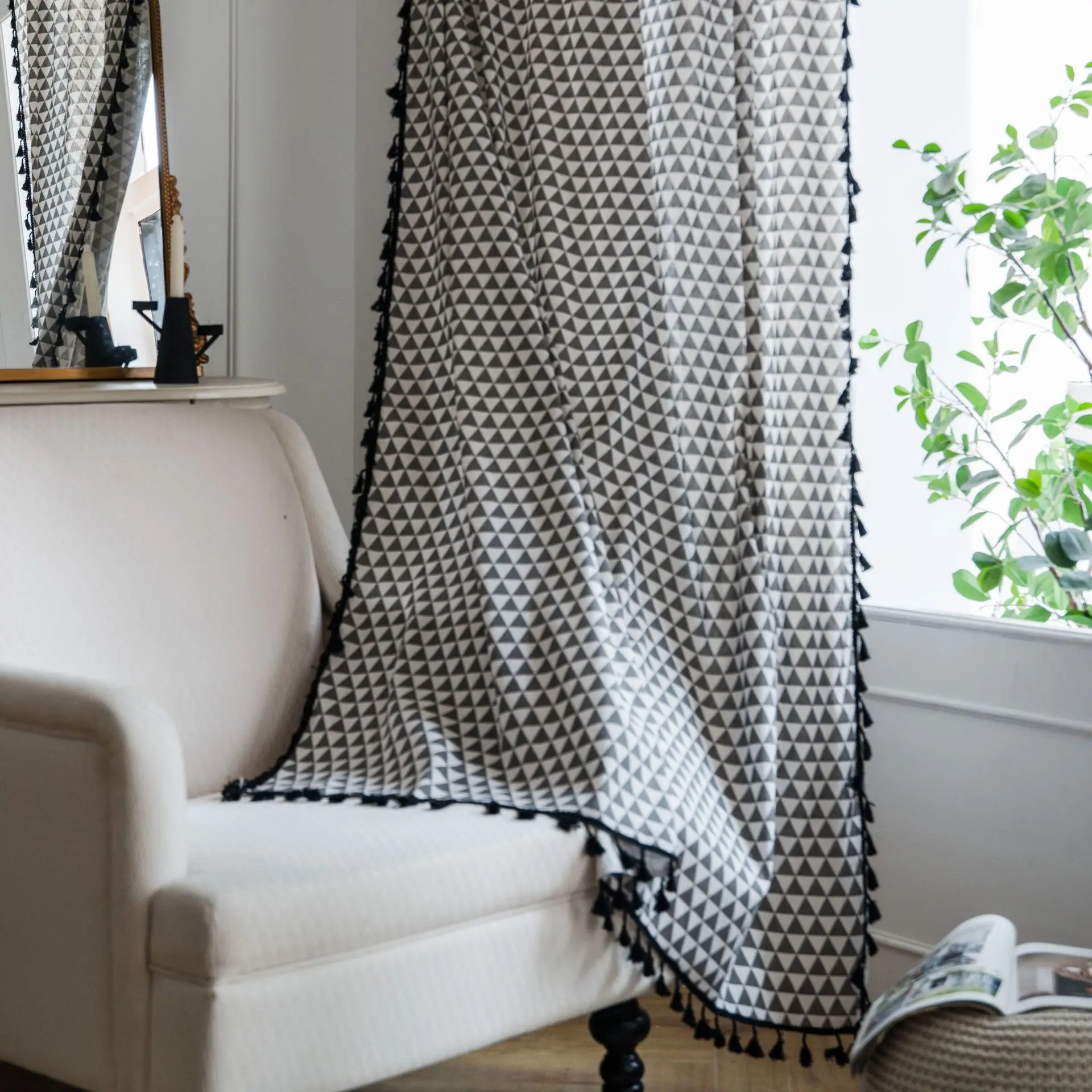 Luxury Gray Triangle Printing Curtains American Cotton-Linen Country Curtain Semi-shading Bay Window Kitchen Living Room
Luxury Gray Triangle Printing Curtains American Cotton-Linen Country Curtain Semi-shading Bay Window Kitchen Living Room