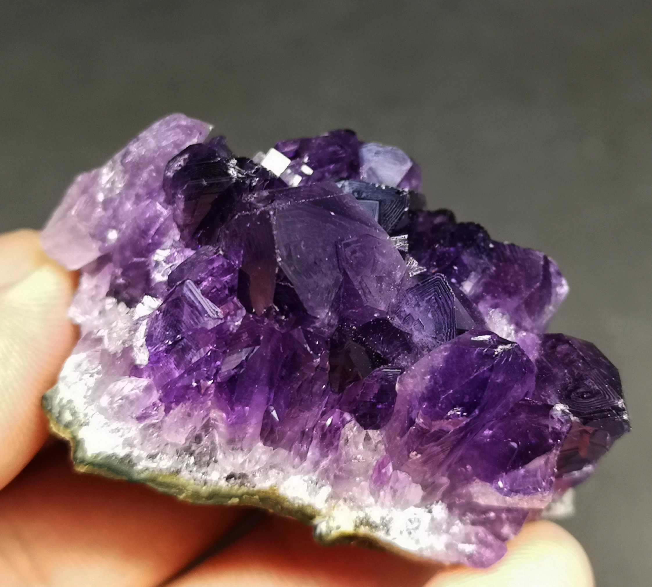 42g Natural amethyst cluster Quartz Crystal Cluster Crystals and stones Healing Specimen From Uruguay
42g Natural amethyst cluster Quartz Crystal Cluster Crystals and stones Healing Specimen From Uruguay