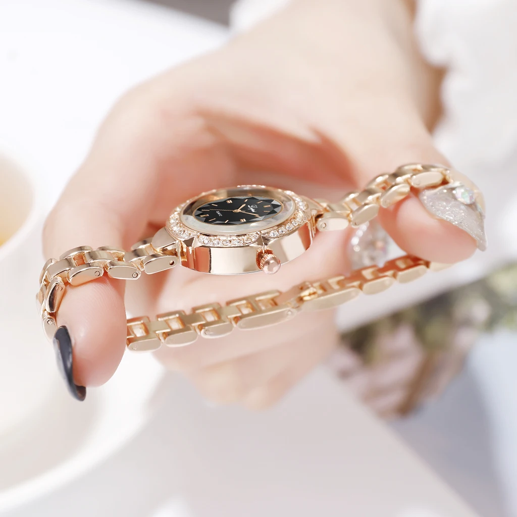 Женские часы браслет с серебряными стразами повседневные кварцевые наручные