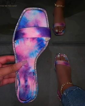 2020 ms Spring/summer new single finger rhinestone bright diamond slippers candy color flat women sandals beach non-slip durable
2020 ms Spring/summer new single finger rhinestone bright diamond slippers candy color flat women sandals beach non-slip durable
