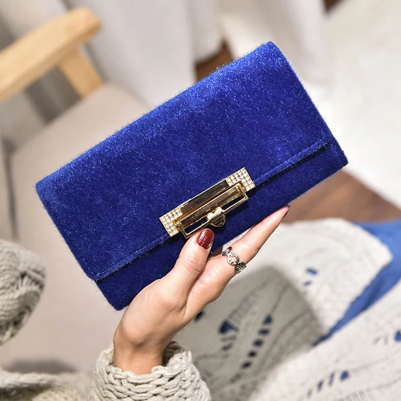 Women Velvet Clutch Bag Lady Hand Bag Wallet Female Long Fur 2019 Winter New Lock Buckle Fashion Lady Evening Clutch Bag 
Women Velvet Clutch Bag Lady Hand Bag Wallet Female Long Fur 2019 Winter New Lock Buckle Fashion Lady Evening Clutch Bag