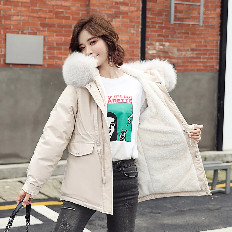 2020 New Short Cotton Liner Hooded Parka Coat Winter Jacket Women Fashion Warm With Fur Collar Parka Female Office Lady
2020 New Short Cotton Liner Hooded Parka Coat Winter Jacket Women Fashion Warm With Fur Collar Parka Female Office Lady