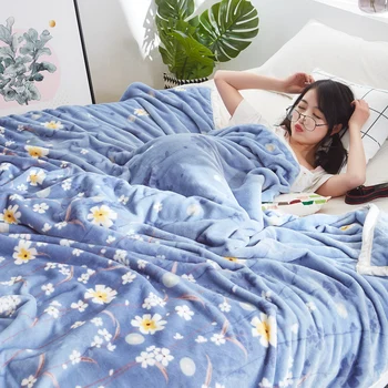 Winter Warm Blanket On The Bed Animal Skin & Floral Pattern Printed Thick Raschel Mink Queen Size Soft Quilt Blanket
Winter Warm Blanket On The Bed Animal Skin & Floral Pattern Printed Thick Raschel Mink Queen Size Soft Quilt Blanket