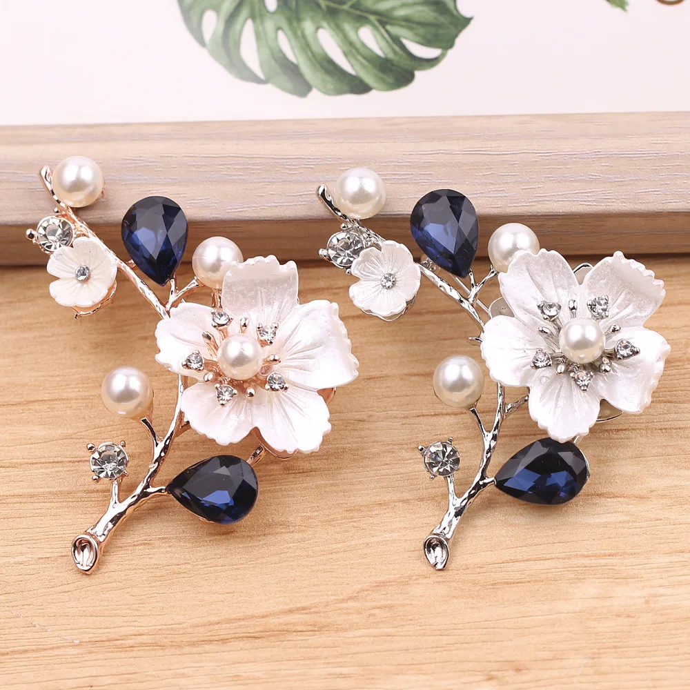 Elegant Top Grade Natural Shell Crystal Plum Blossom Brooch Beautiful Scarf Buckle pi jian kou Women's
Elegant Top Grade Natural Shell Crystal Plum Blossom Brooch Beautiful Scarf Buckle pi jian kou Women's