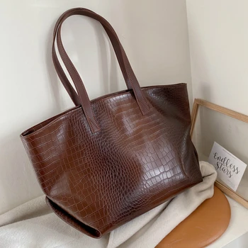 Vintage Women Shoulder Bag Female Causal Totes for Daily Shopping All-Purpose High Quality Dames Handbag
Vintage Women Shoulder Bag Female Causal Totes for Daily Shopping All-Purpose High Quality Dames Handbag