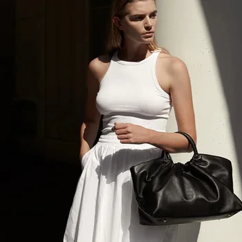 Women Bag 2020 New Fashion Brand Simple Practical Large Bag Soft Pleated Underarm Bag Large Capacity Shoulder Bag B3F0 
Women Bag 2020 New Fashion Brand Simple Practical Large Bag Soft Pleated Underarm Bag Large Capacity Shoulder Bag B3F0