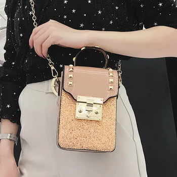 2020 New Casual Women Handbags Rivet Chain Bags ShainTrend Korean Version Shoulder Bag Fashion Woman Messenger Bag Crescent Pack 
2020 New Casual Women Handbags Rivet Chain Bags ShainTrend Korean Version Shoulder Bag Fashion Woman Messenger Bag Crescent Pack