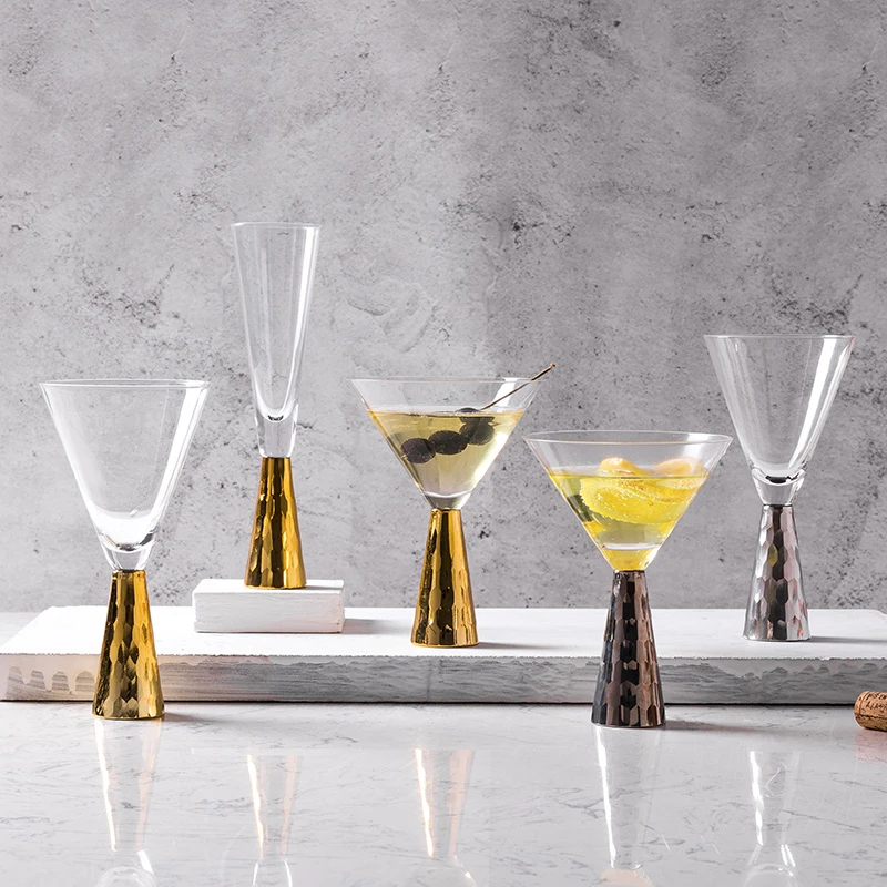 Nordic Style Light Luxury Gold Crystal Wine Glass High Grade Banquet Wedding Champagne Coupes Flutes Molecular Cocktail Glasses
Nordic Style Light Luxury Gold Crystal Wine Glass High Grade Banquet Wedding Champagne Coupes Flutes Molecular Cocktail Glasses