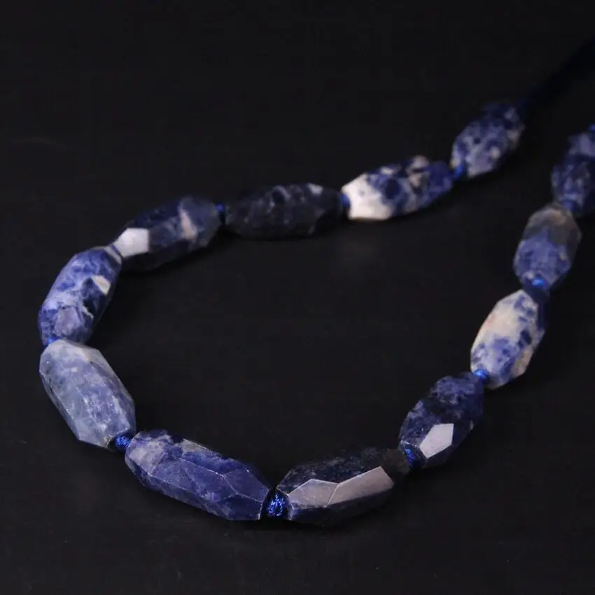 15.5"strand Faceted Sodalite Long Size Nugget Loose Beads,Cut Natural Blue Gems Quartz Pendants Connectors Jewelry Craft Making
15.5"strand Faceted Sodalite Long Size Nugget Loose Beads,Cut Natural Blue Gems Quartz Pendants Connectors Jewelry Craft Making