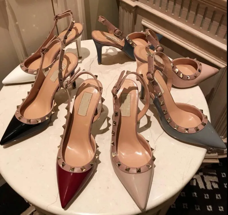classics v brand women sandal 6cm One word buckle sandals 2019 new V family rivet point high heel thin heel 34-43 box
classics v brand women sandal 6cm One word buckle sandals 2019 new V family rivet point high heel thin heel 34-43 box