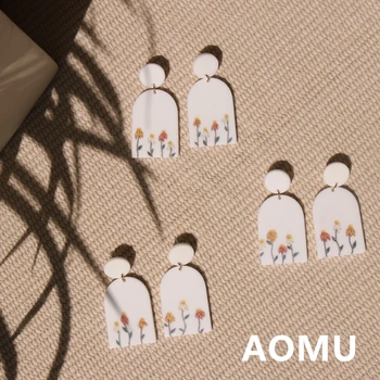 AOMU 1Pair Korea Fashion Printing Geometric Acrylic Earrings for Women 2020 Spring Colorful Flower Long Dangle Earrings Jewelry
AOMU 1Pair Korea Fashion Printing Geometric Acrylic Earrings for Women 2020 Spring Colorful Flower Long Dangle Earrings Jewelry