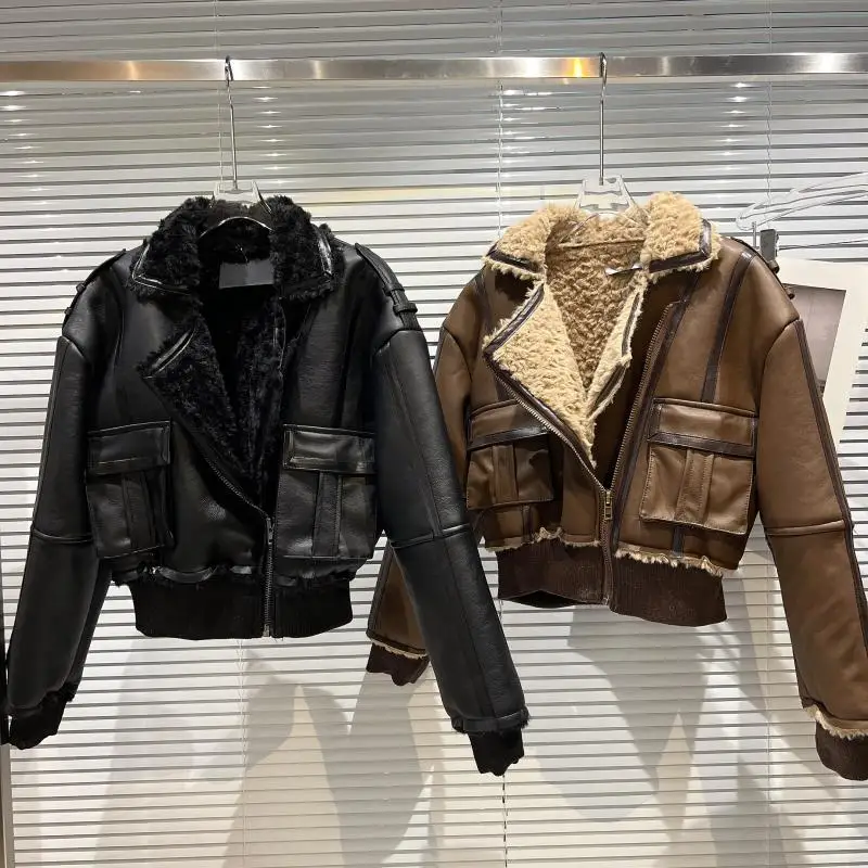 2021 winter new small lapel short women's jacket inner fleece and fur integrated motorcycle leather jacket
2021 winter new small lapel short women's jacket inner fleece and fur integrated motorcycle leather jacket