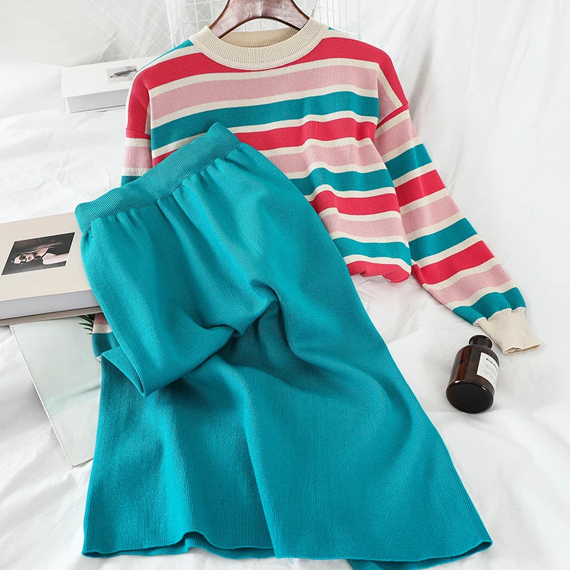 Mooirue 2019 Women Kintting 2 Piece Sets Casual Streetwear Colorful Striped Pullover+solid Split Skirts Vintage Korean Style Set
Mooirue 2019 Women Kintting 2 Piece Sets Casual Streetwear Colorful Striped Pullover+solid Split Skirts Vintage Korean Style Set