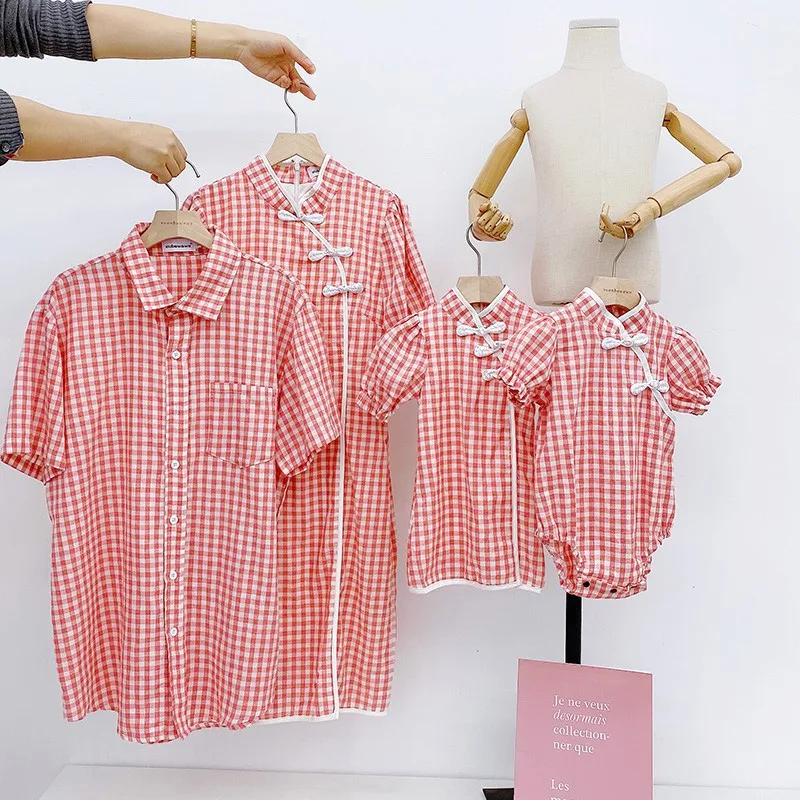 Baby creeper a family of three plaid shirts cheongsam 2020 summer clothes new net red foreign style mother and child
Baby creeper a family of three plaid shirts cheongsam 2020 summer clothes new net red foreign style mother and child