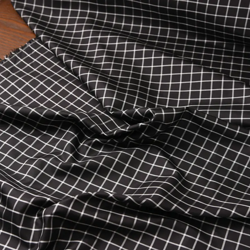 16 momme пряжа окрашенная шелковая Тафта Ткань 100% шелк
16 momme пряжа окрашенная шелковая Тафта Ткань 100% шелк