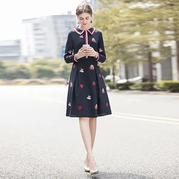 High Quality 2019 Autumn New Women'S Fashion Party Work Casual Sexy Vintage Elegant Chic Embroidery Print Long Sleeve Midi Dress
High Quality 2019 Autumn New Women'S Fashion Party Work Casual Sexy Vintage Elegant Chic Embroidery Print Long Sleeve Midi Dress