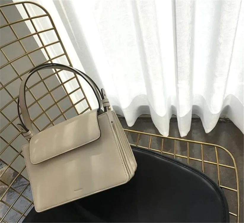 Fashion Trend Woman Wild Simple Elegant Vintage Solid Color Multi-layer PU Shoulder Organ Bag High Quality Ins Drop Shipping
Fashion Trend Woman Wild Simple Elegant Vintage Solid Color Multi-layer PU Shoulder Organ Bag High Quality Ins Drop Shipping