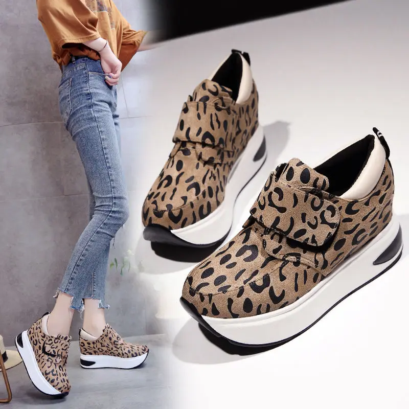 Spring and Autumn Women's Large Size Slanted Heel Platform Elevator Pumps Comfortable Loafers Semi-High Heeled Casual Shoes
Spring and Autumn Women's Large Size Slanted Heel Platform Elevator Pumps Comfortable Loafers Semi-High Heeled Casual Shoes