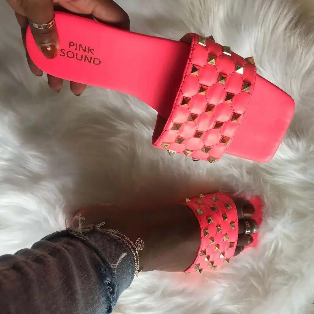 Glitter Slippers Women Summer Sandals 2020 Fashion rivet Bling Female Flip Flops Beach Diamond Flat Shoes Outdoor Sandals
Glitter Slippers Women Summer Sandals 2020 Fashion rivet Bling Female Flip Flops Beach Diamond Flat Shoes Outdoor Sandals