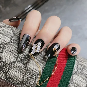 24pcs Glossy Black Fake press on Nails Patch Detachable Shining Rhinestone with Gold Chain artificial nails with glue for grils
24pcs Glossy Black Fake press on Nails Patch Detachable Shining Rhinestone with Gold Chain artificial nails with glue for grils