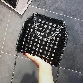 2020 Women Luxury Crossbody Bags Female Rivets Designer Handbag Lady Small Clutch Shoulder Pu Leather Messenger Bag
2020 Women Luxury Crossbody Bags Female Rivets Designer Handbag Lady Small Clutch Shoulder Pu Leather Messenger Bag