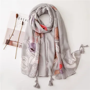 2020 Popular Luxury Brand Summer All-match Silk Scarf Spring and Autumn Scarf Women's Beach Towel Sunscreen Grey print Shawl
2020 Popular Luxury Brand Summer All-match Silk Scarf Spring and Autumn Scarf Women's Beach Towel Sunscreen Grey print Shawl