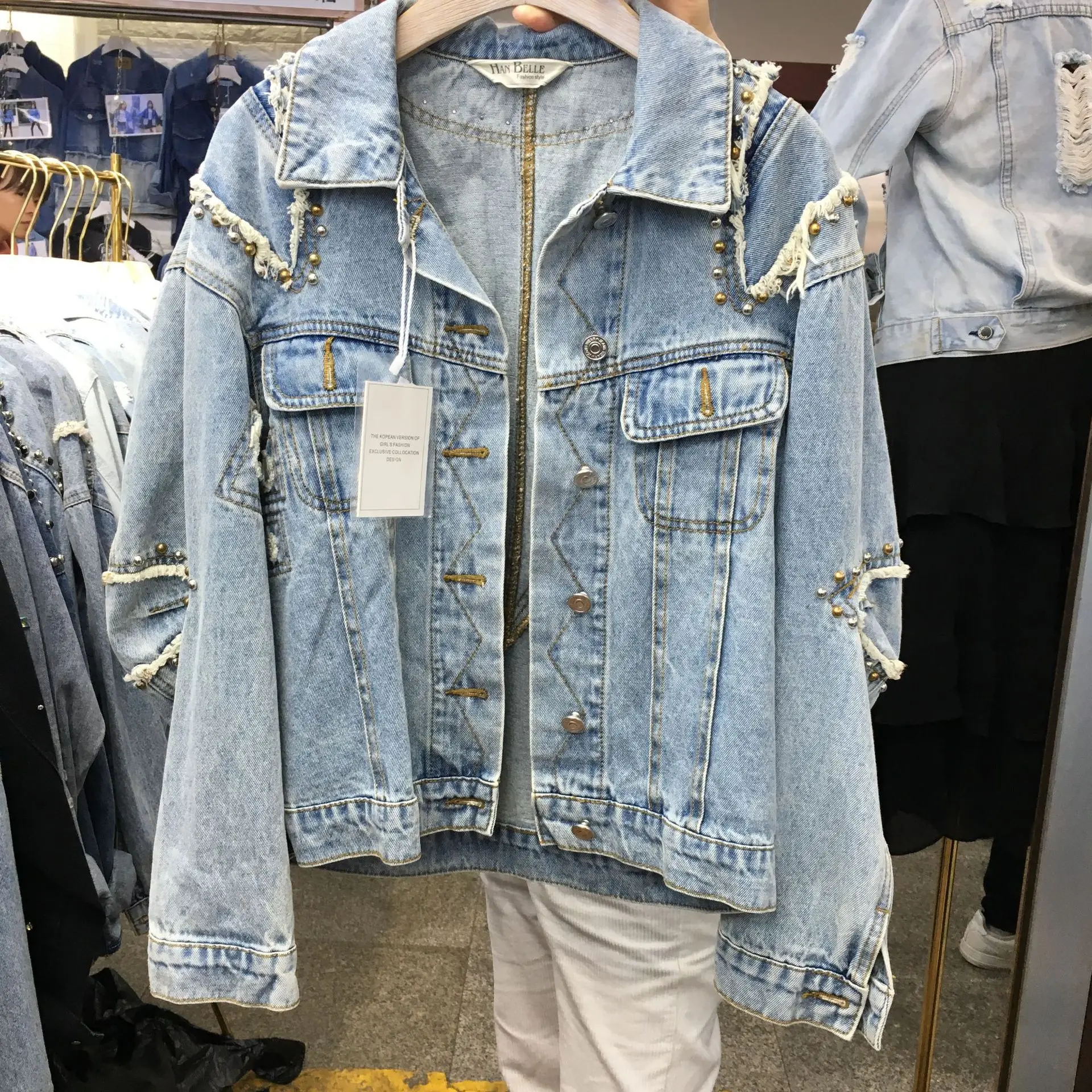 Beggar Jeans Coat Women's 2019 Spring And Autumn New Style Korean-style Loose Burrs Frayed Versatile Beads Jacket Cowboy outside 
Beggar Jeans Coat Women's 2019 Spring And Autumn New Style Korean-style Loose Burrs Frayed Versatile Beads Jacket Cowboy outside