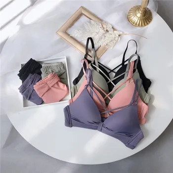 2020 Summer Sexy No Steel Ring Bra Set Thin Section No Trace Gathering Adjustable Triangle Cup Set Breathable Girls Japanese
2020 Summer Sexy No Steel Ring Bra Set Thin Section No Trace Gathering Adjustable Triangle Cup Set Breathable Girls Japanese