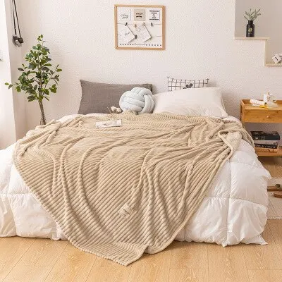 New Magic Velvet Yellow Color Blankets for Beds Soft Keep Warm Square Flannel Blanket On the Bed Thickness Throw Blanket
New Magic Velvet Yellow Color Blankets for Beds Soft Keep Warm Square Flannel Blanket On the Bed Thickness Throw Blanket