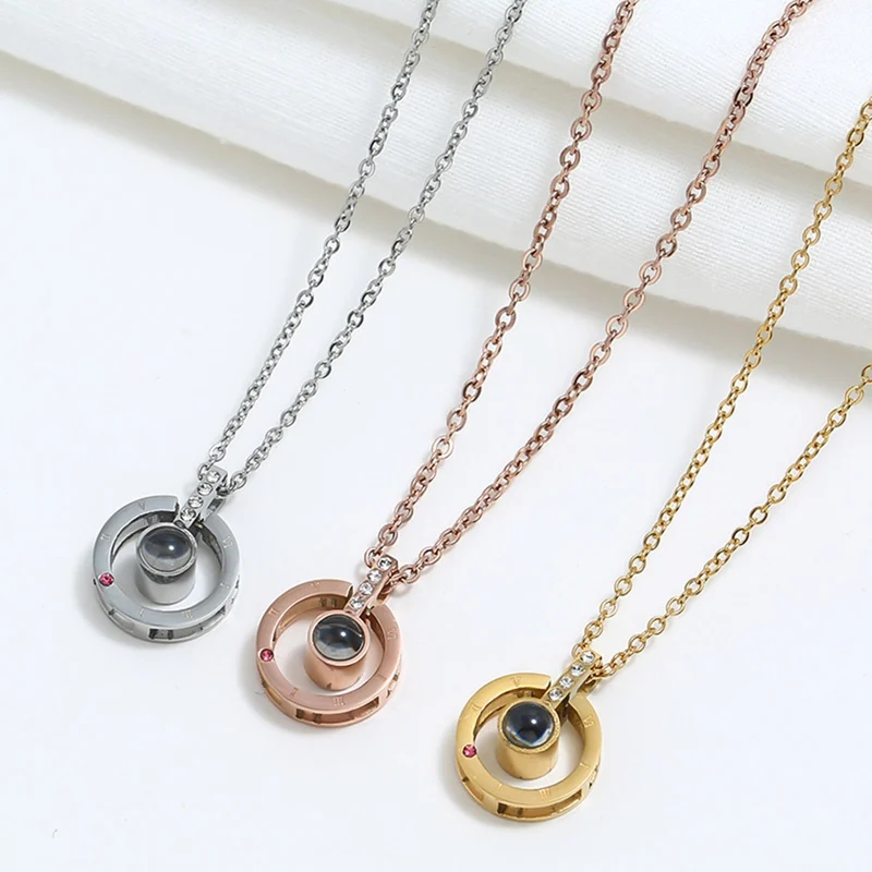 Rose Gold&Silver 100 languages I love you Projection Pendant Necklace Romantic Love Memory Wedding Memory Titanium Necklace
Rose Gold&Silver 100 languages I love you Projection Pendant Necklace Romantic Love Memory Wedding Memory Titanium Necklace